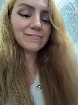 -stray-cat- - 2 fingers in pussy and taste it