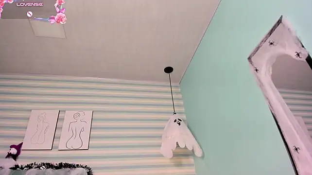 Goddess_kianna - Spit and play with my nipples