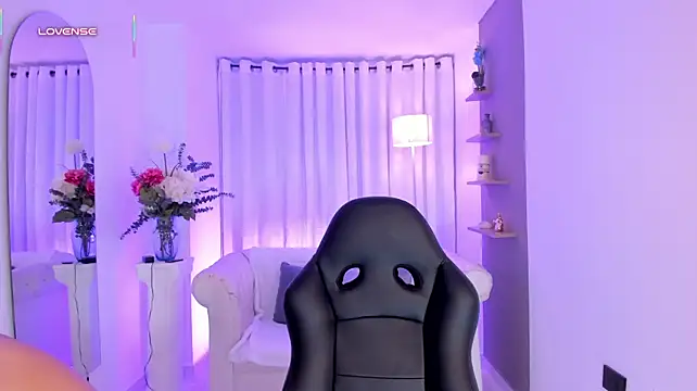 Hanna_mils - touch pussy with panty 😈😈