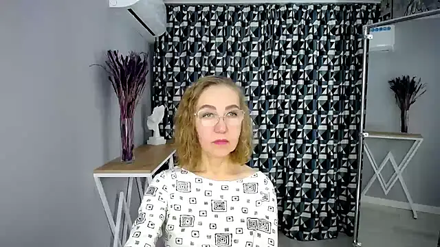Queen_a_n_i - cameltoe