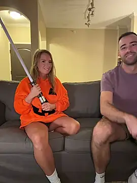 Prettymouthpeach - Peach gets nude