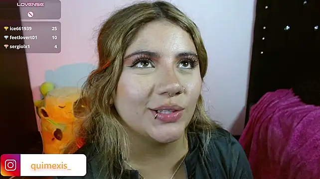 Quimexiss - Finger in pussy+ closeup