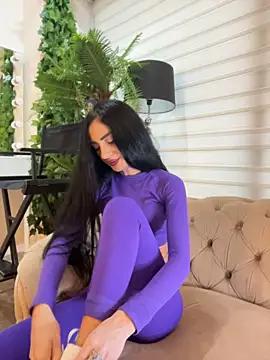 FeetVibe - 🔥 Slow & Naughty Body Tease