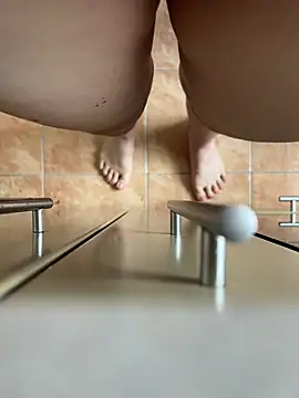 JuicyGamess - Show girl ass hole 😈