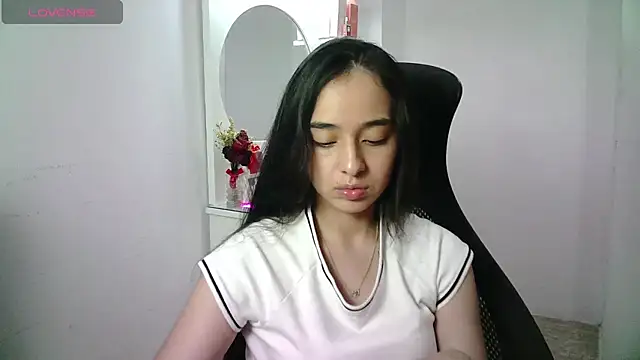 Aineangeel - oil on the buttocks