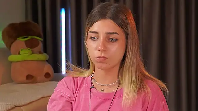 MilaMilkEyes - Change clothes to more sexy 🤭