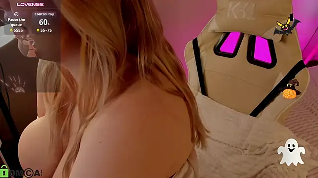 WetLuna1 - hands bra