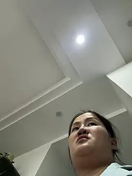 Amy1688 - 户外脱内裤特写小穴