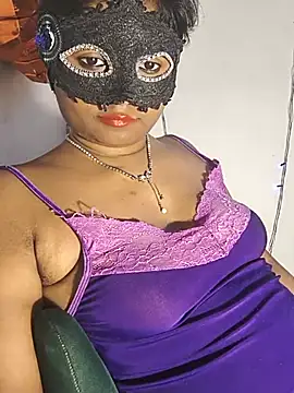 DIRTYSECRET_QUEEN_07 - Lick my nipples