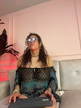 Alana73- - TAKE OFF SHORTS + SIT ON MY FACE 🙀