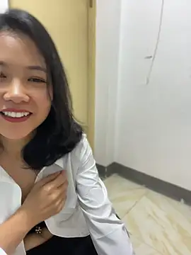 Cucu25671 - 脱掉外套转个圈