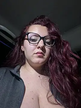 Arlette7 - Full naked in the car