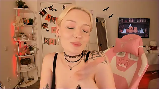 Tiffany_Paw - DESTROY THIS PUSSY WITH UR COCK