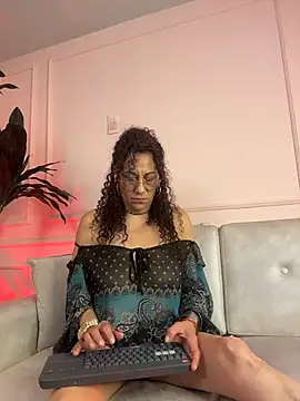 Alana73- - TAKE OFF SHORTS + SIT ON MY FACE 🙀