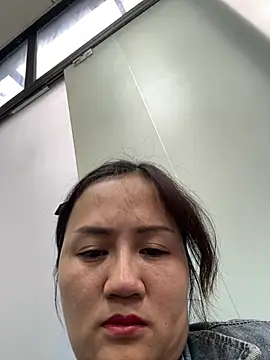 Amy1688 - 户外脱内裤特写小穴