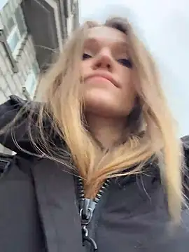 StreetSquirt - play with nipples under top in public