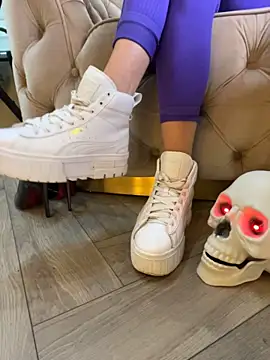 FeetVibe - 🔥 Slow & Naughty Body Tease