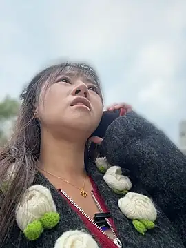 Bingbing6699 - 户外露全胸性感揉胸