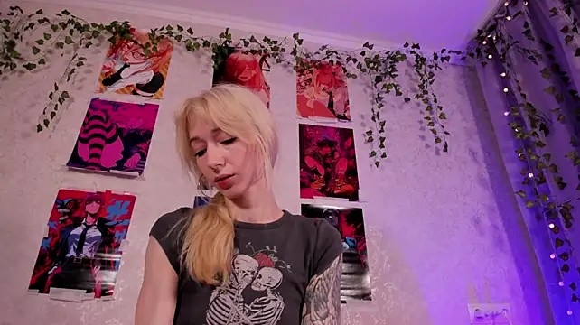 LuckySexyDoll - TOPLESS TEASE