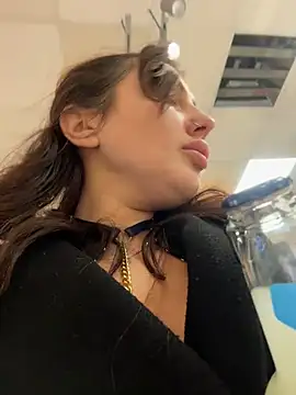 AleksandraRich - Big Squirt under the herd 💦💦💦