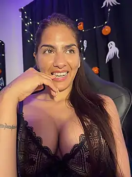 Chicachocolate01 - show pussy + ctrl 2 min 🔥
