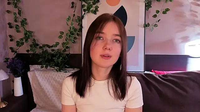 NylaVeyne - 💜squeeze my tits under the bra💜