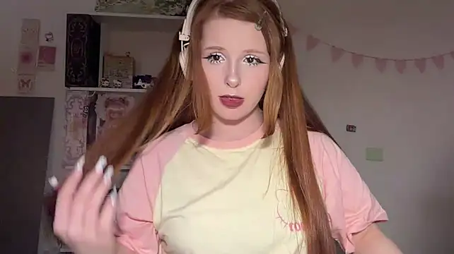 RenitaSpar - Let's show my sexy tongue to see awesome