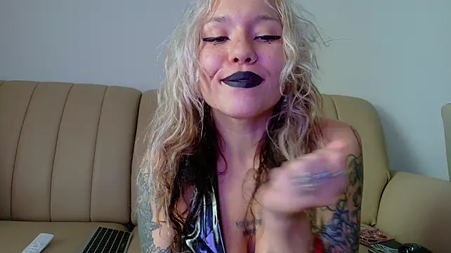 Olivecum - Hairy pussy fingering