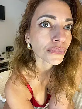MsGreenEyes - Flash pussy and oil ass💚
