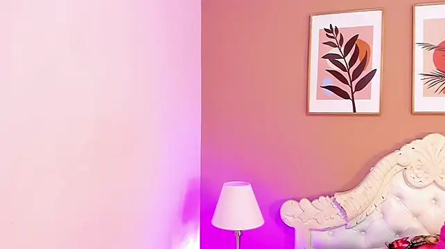 AlanaJones1 - 🎠 Ride the torso, back to the cam