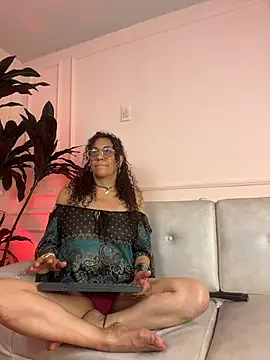 Alana73- - TAKE OFF SHORTS + SIT ON MY FACE 🙀