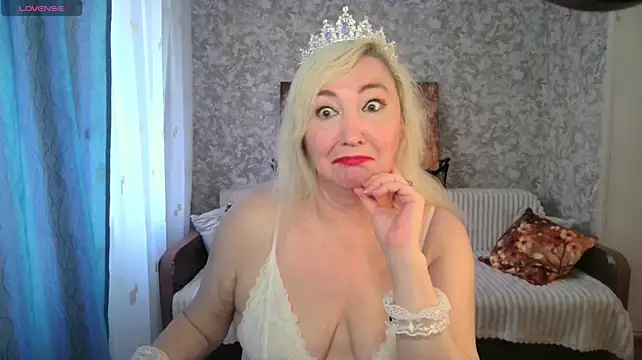 LadyKriss - Chest Flash 10 seconds