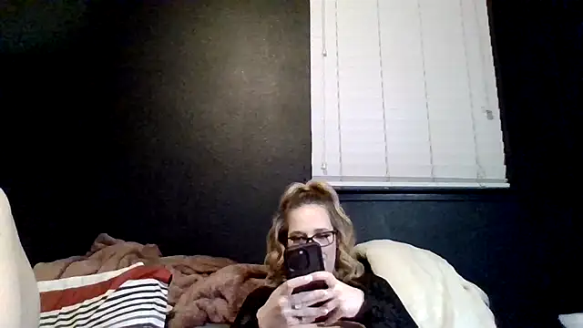Yourfavgirlduh - show some love :))