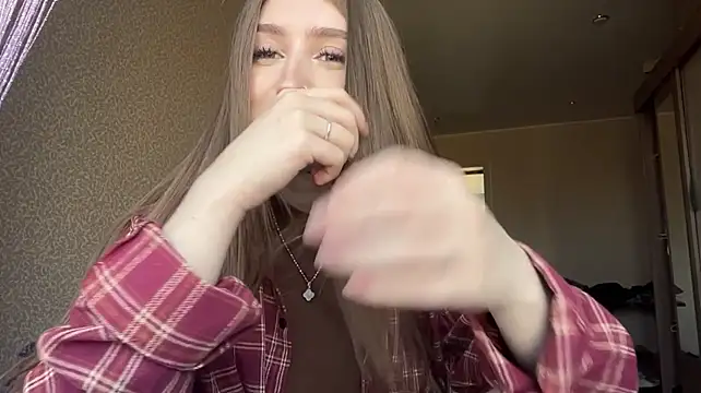 LashundaWilbourn - SHOW my cute outfit and spin around