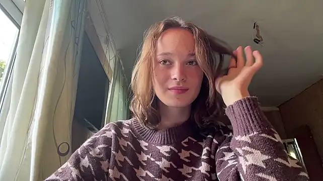 BrittanyLebowitz - Lick lips