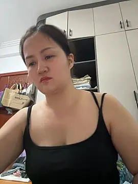 Amy1688 - 户外脱内裤特写小穴