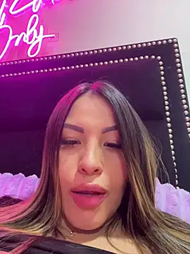 Sexyyykloee - tits out + deep throat very sloppy