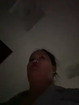 Amy1688 - 户外脱内裤特写小穴