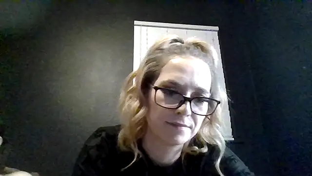 Yourfavgirlduh - show some love :))