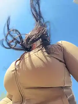 Sha_squirt - Big squirt outdoor :devil: