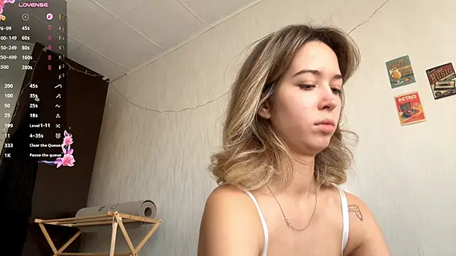 Sara_Bloservety - Lick lips close to cam