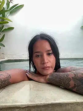 Rayleighcamx - oil up these boobs 👅