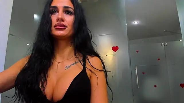 Queenrafaella - Come closer, let's play