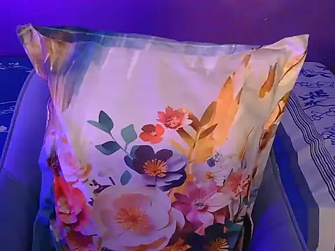 Yours-ira - show boobs lush 3min😘🤩