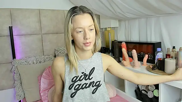 MiaBeeXX - Double penetration :P