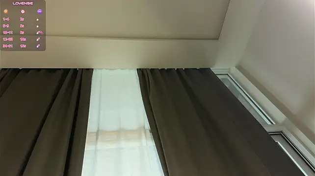 LindaFarm - tease naked ass