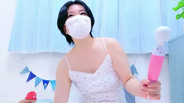 G-ichiko-p - 盗撮アングルでスクワット5回→スカートぽい♪