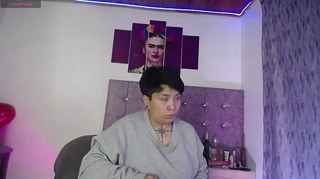 Nat_evans8 - put tongue lick pussy