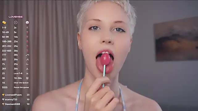 HattieSkay - Lick Lips