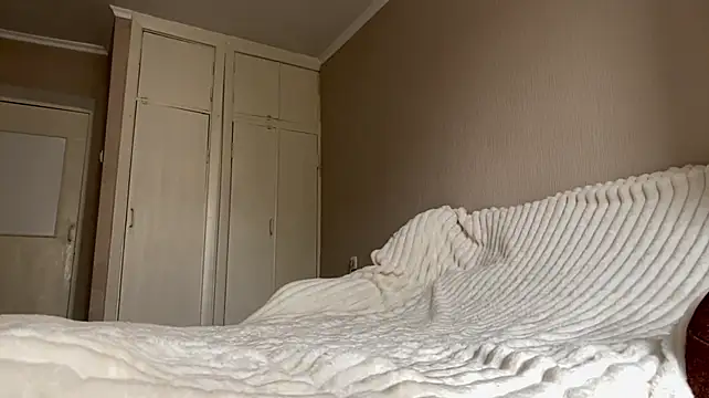 ShavondaMulrenin - Play with my nipples